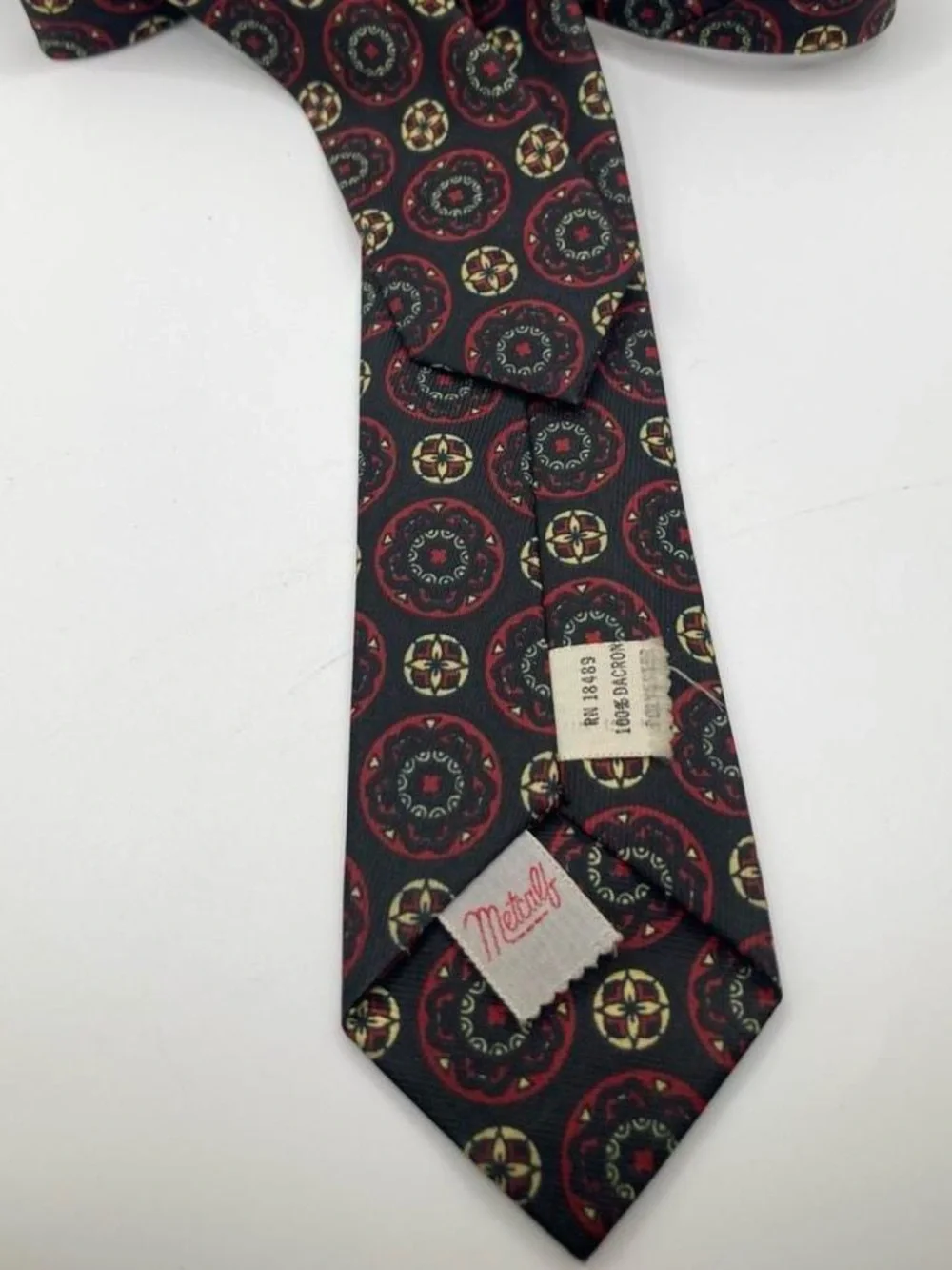Vintage Metcalf Men's Slim Tie 100% Dacron Polyester Medallion